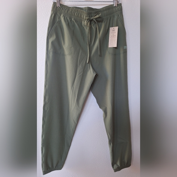 NWT Albion Womens Everywhere Joggers Sage Lightweight Size M - Picture 1 of 9